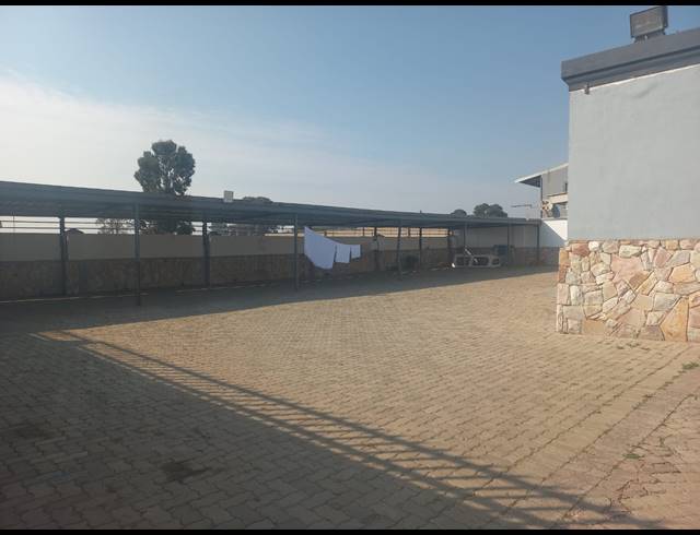 1,050M² GUESTHOUSE FOR SALE IN SPAARWATER AH